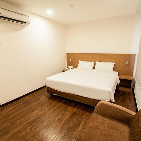 Nagoya Inn Hotel Kuah Buitenkant foto