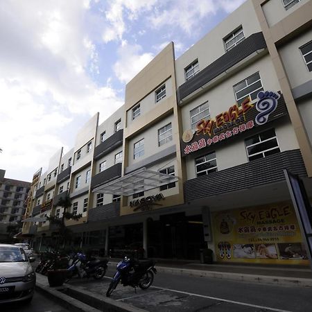 Nagoya Inn Hotel Kuah Buitenkant foto