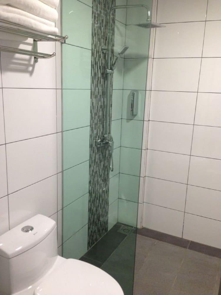 Nagoya Inn Hotel Kuah Buitenkant foto