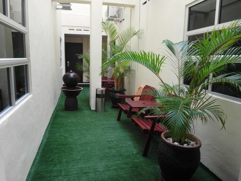 Nagoya Inn Hotel Kuah Buitenkant foto