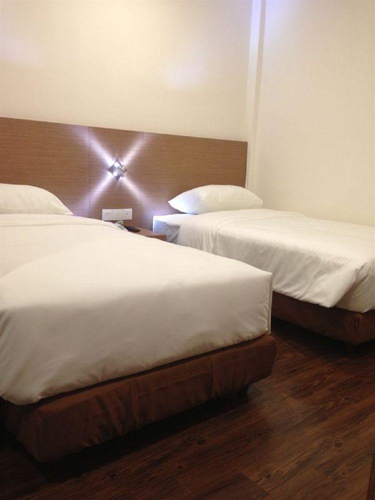 Nagoya Inn Hotel Kuah Buitenkant foto