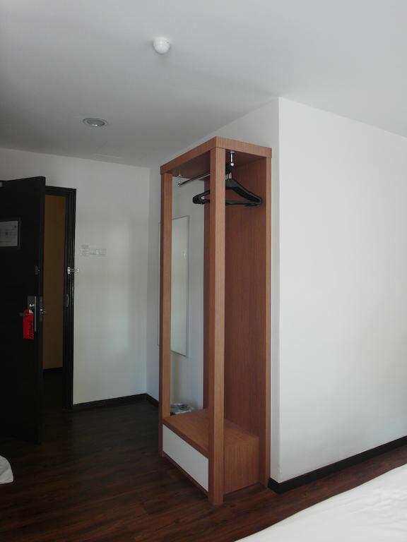 Nagoya Inn Hotel Kuah Kamer foto