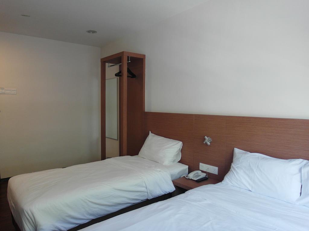 Nagoya Inn Hotel Kuah Buitenkant foto
