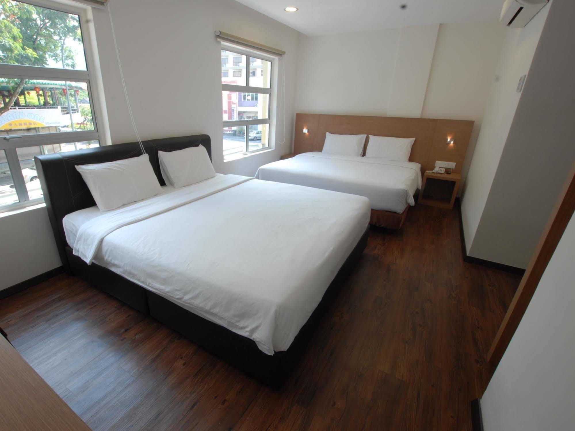 Nagoya Inn Hotel Kuah Buitenkant foto