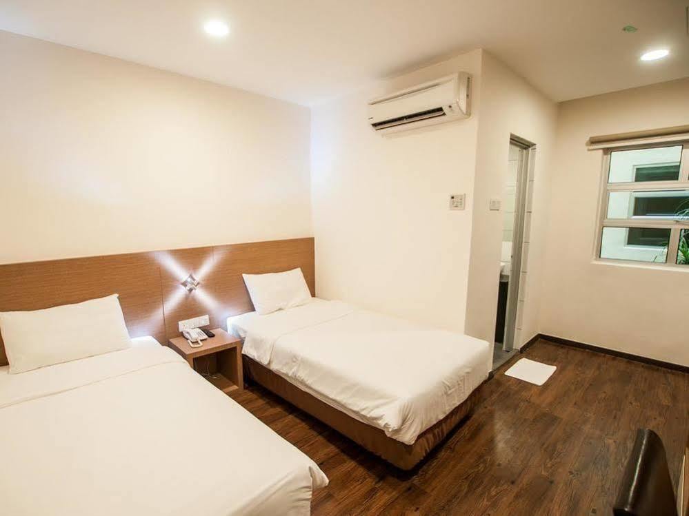 Nagoya Inn Hotel Kuah Buitenkant foto