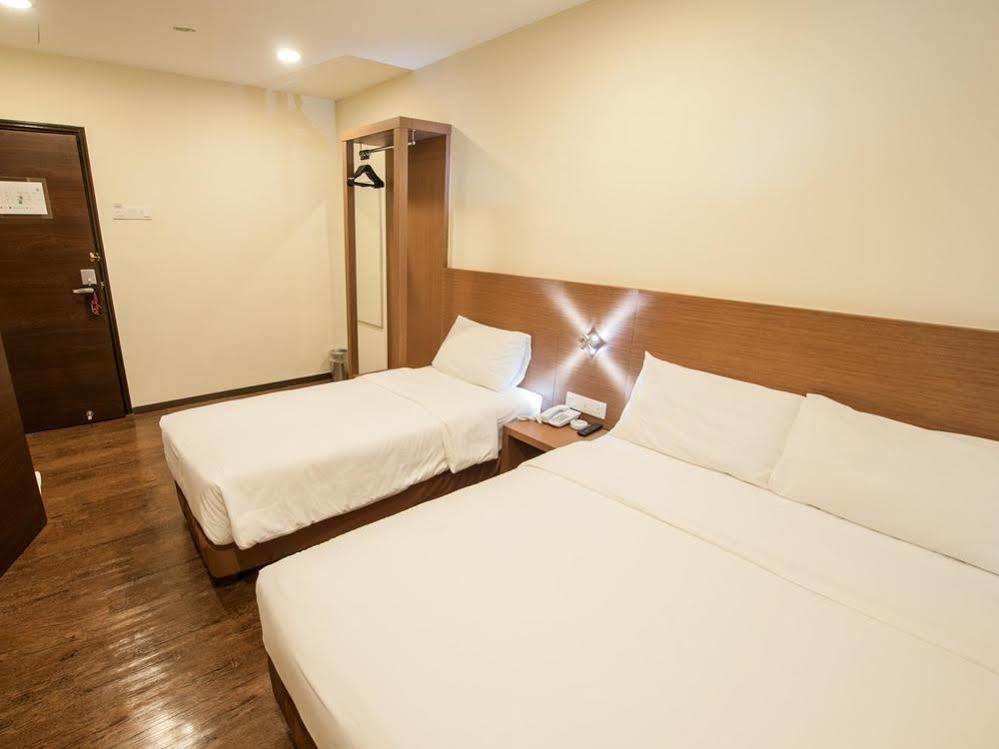 Nagoya Inn Hotel Kuah Buitenkant foto