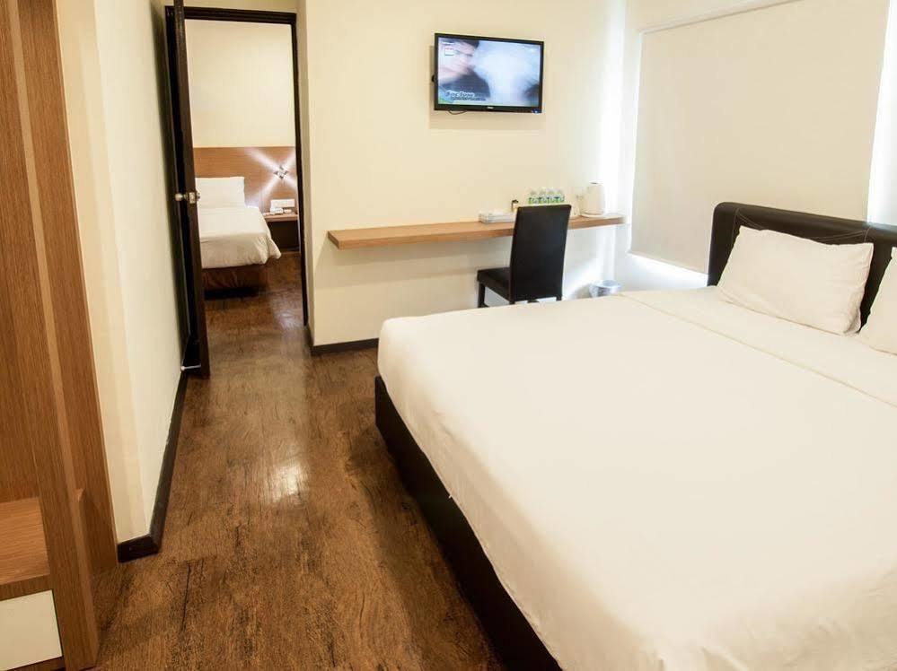 Nagoya Inn Hotel Kuah Buitenkant foto